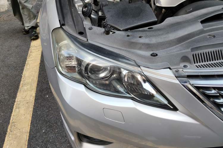 Used Toyota Reiz 2012 2.5V Fengdu Elite Stylish Edition Right Front Headlight