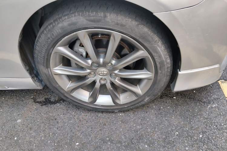 Used Toyota Reiz 2012 2.5V Fengdu Elite Stylish Edition Right Front Wheel Hub