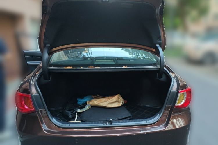 Used Toyota Reiz 2012 2.5V Fengdu Elite Stylish Edition Trunk