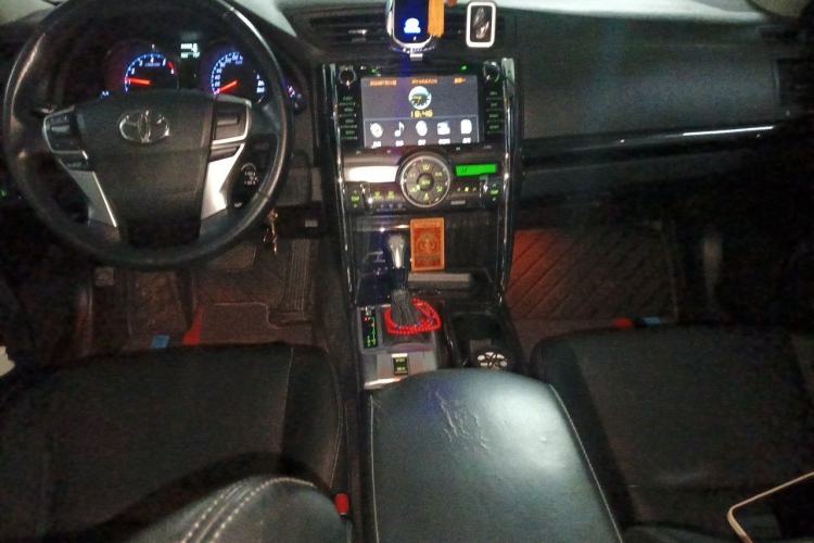 Used Toyota Reiz 2012 2.5V Fengdu Elite Stylish Edition Center Console