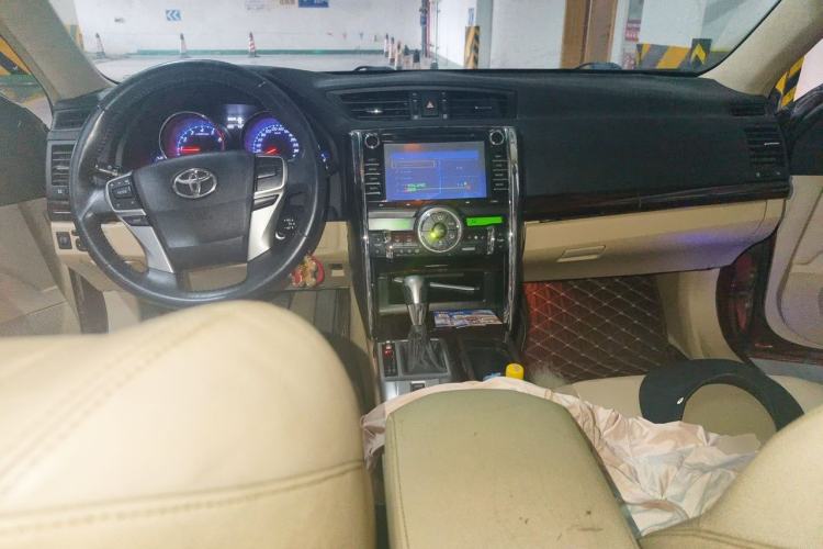 Used Toyota Reiz 2012 2.5V Fengdu Elite Stylish Edition Center Console
