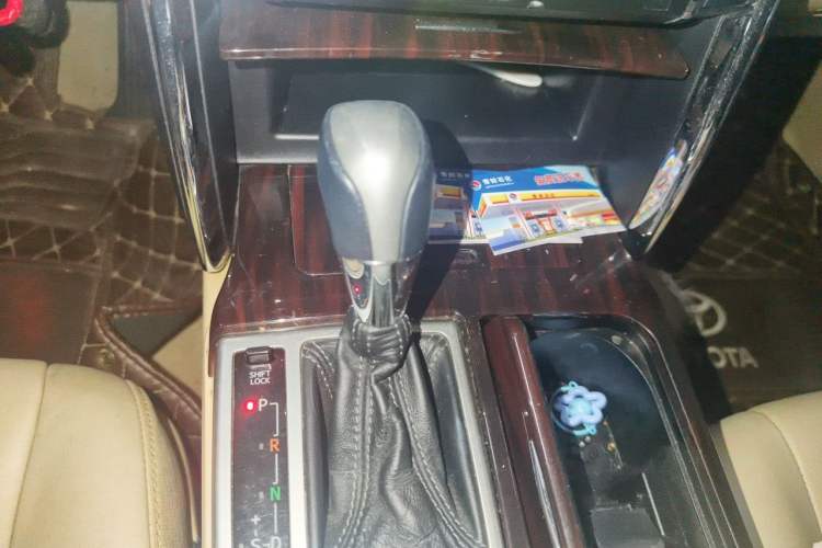 Used Toyota Reiz 2012 2.5V Fengdu Elite Stylish Edition Gear Lever