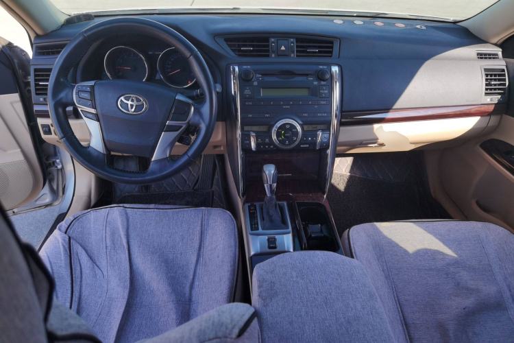 Used Toyota Reiz 2012 2.5V Fengdu Elite Stylish Edition Center Console