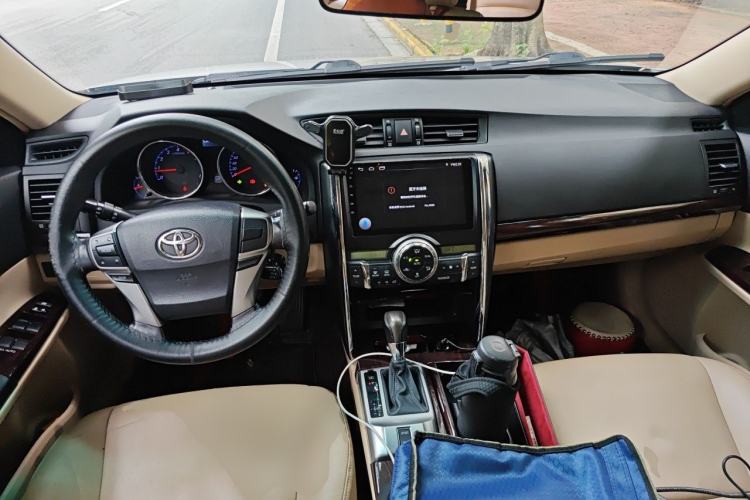 Used Toyota Reiz 2012 2.5V Fengdu Elite Stylish Edition Center Console