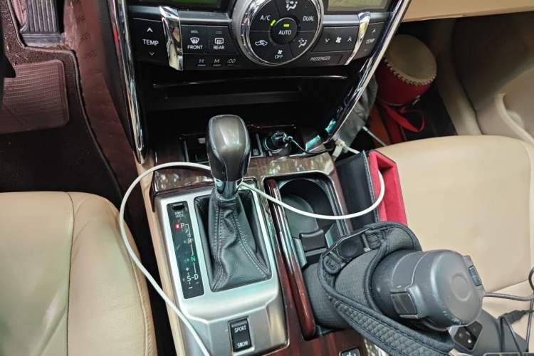 Used Toyota Reiz 2012 2.5V Fengdu Elite Stylish Edition Gear Lever