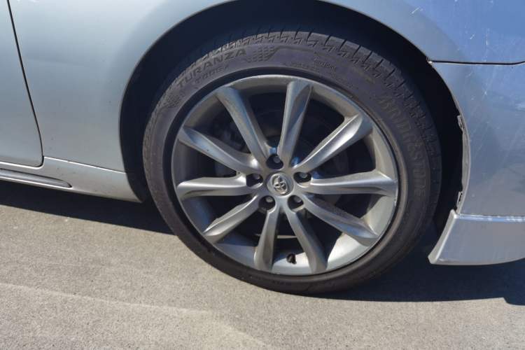 Used Toyota Reiz 2012 2.5V Fengdu Elite Stylish Edition Right Front Wheel Hub