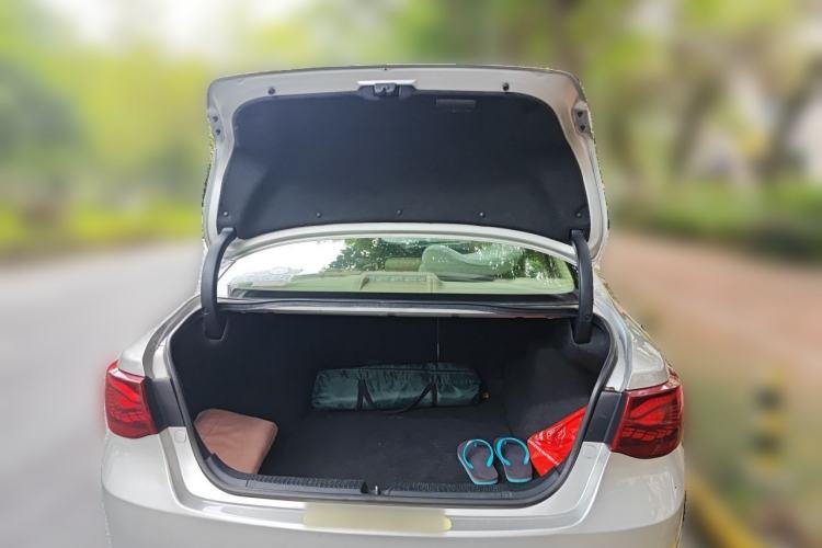 Used Toyota Reiz 2012 2.5V Fengdu Elite Stylish Edition Trunk