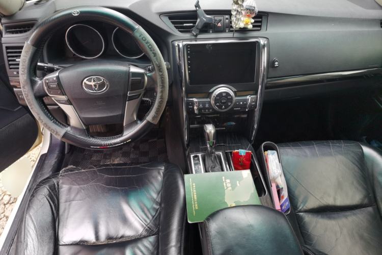 Used Toyota Reiz 2012 2.5V Fengdu Elite Stylish Edition Center Console