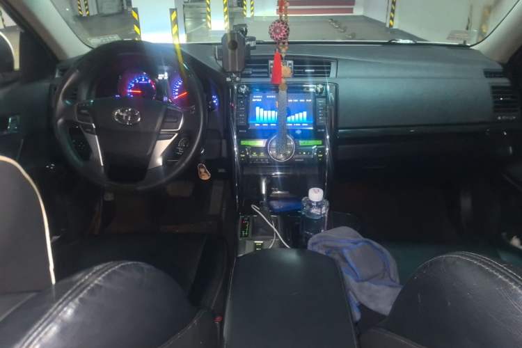Used Toyota Reiz 2012 2.5V Fengdu Elite Stylish Edition Center Console