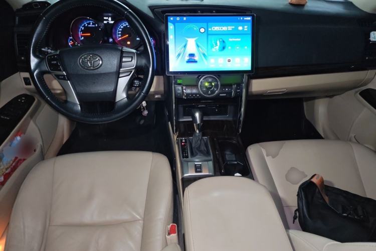Used Toyota Reiz 2012 2.5V Fengdu Elite Stylish Edition Center Console