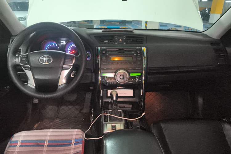 Used Toyota Reiz 2012 2.5V Fengdu Elite Stylish Edition Center Console