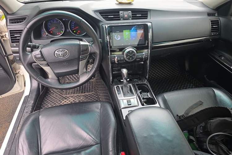 Used Toyota Reiz 2012 2.5V Fengdu Elite Stylish Edition Center Console