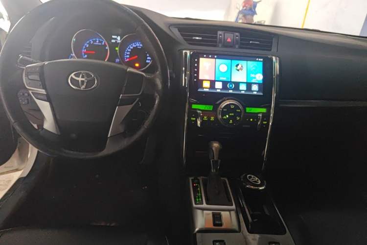 Used Toyota Reiz 2012 2.5V Fengdu Elite Stylish Edition Center Console