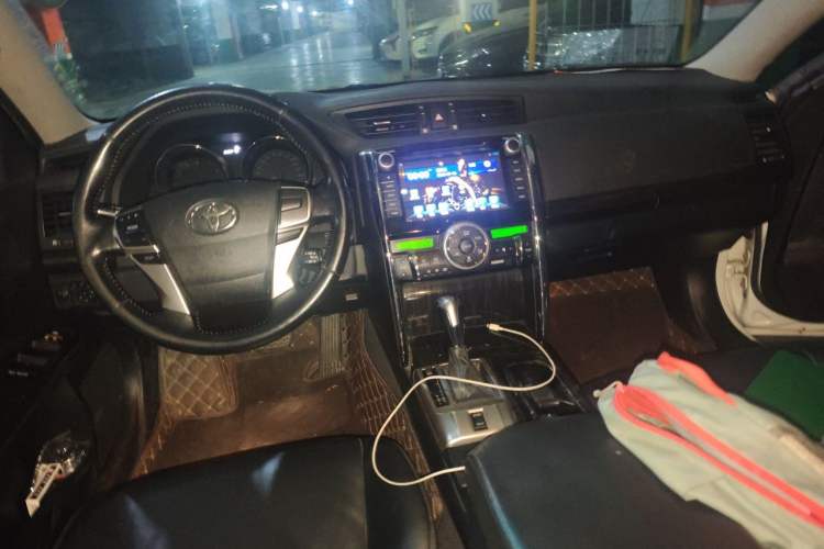 Used Toyota Reiz 2012 2.5V Fengdu Elite Stylish Edition Center Console