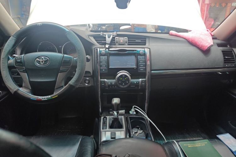 Used Toyota Reiz 2012 2.5V Fengdu Elite Stylish Edition Center Console