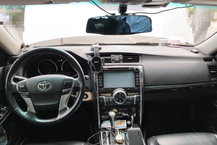 Used Toyota Reiz 2012 2.5V Fengdu Elite Stylish Edition Center Console