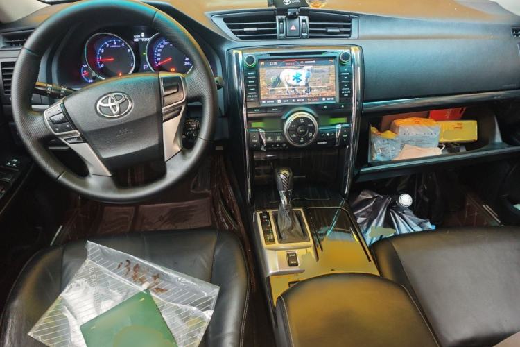 Used Toyota Reiz 2012 2.5V Fengdu Elite Stylish Edition Center Console