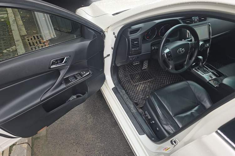 Used Toyota Reiz 2012 2.5V Fengdu Elite Stylish Edition Driver Seat