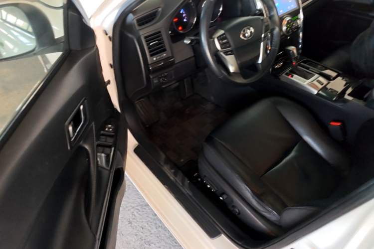 Used Toyota Reiz 2012 2.5V Fengdu Elite Stylish Edition Driver Seat
