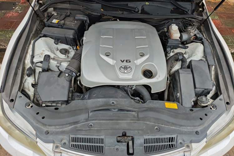 Used Toyota Reiz 2012 2.5V Fengdu Elite Stylish Edition Engine Bay
