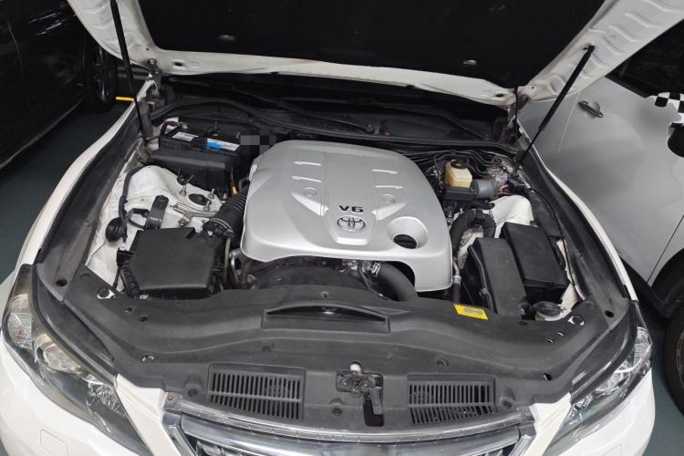 Used Toyota Reiz 2012 2.5V Fengdu Elite Stylish Edition Engine Bay