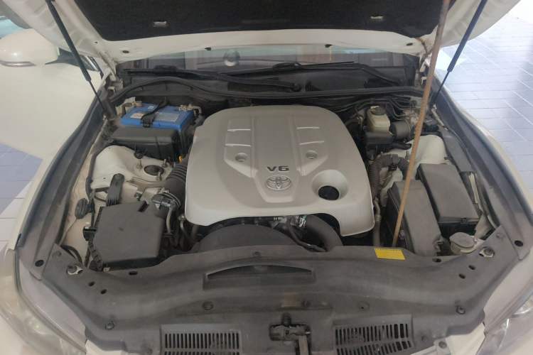 Used Toyota Reiz 2012 2.5V Fengdu Elite Stylish Edition Engine Bay