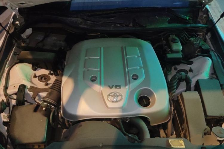 Used Toyota Reiz 2012 2.5V Fengdu Elite Stylish Edition Engine Bay