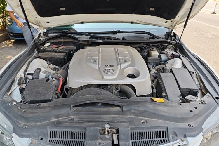 Used Toyota Reiz 2012 2.5V Fengdu Elite Stylish Edition Engine Bay