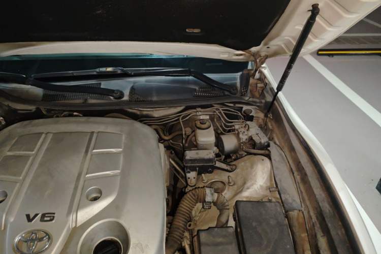Used Toyota Reiz 2012 2.5V Fengdu Elite Stylish Edition Engine Bay Left