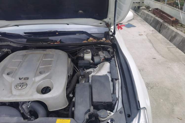 Used Toyota Reiz 2012 2.5V Fengdu Elite Stylish Edition Engine Bay Left