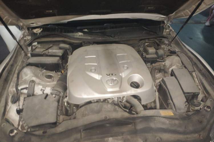 Used Toyota Reiz 2012 2.5V Fengdu Elite Stylish Edition Engine Bay