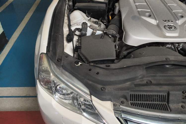 Used Toyota Reiz 2012 2.5V Fengdu Elite Stylish Edition Engine Bay Right