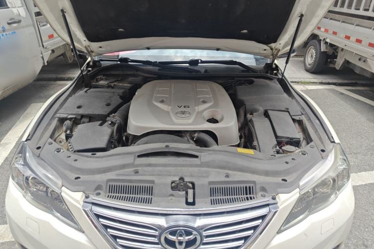Used Toyota Reiz 2012 2.5V Fengdu Elite Stylish Edition Engine Bay