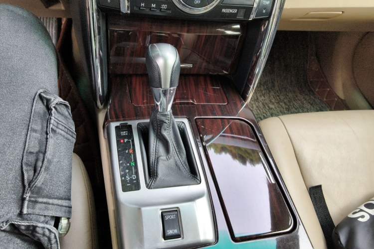 Used Toyota Reiz 2012 2.5V Fengdu Elite Stylish Edition Gear Lever