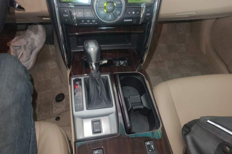 Used Toyota Reiz 2012 2.5V Fengdu Elite Stylish Edition Gear Lever