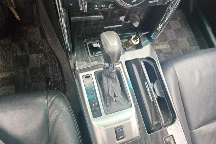 Used Toyota Reiz 2012 2.5V Fengdu Elite Stylish Edition Gear Lever