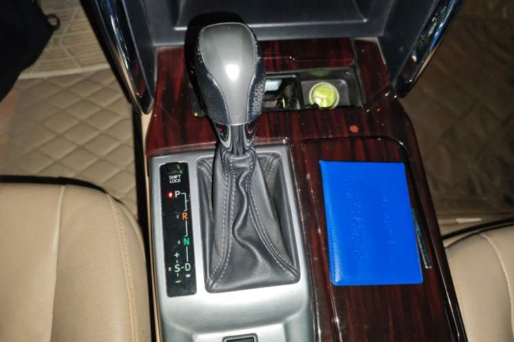 Used Toyota Reiz 2012 2.5V Fengdu Elite Stylish Edition Gear Lever