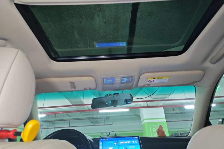Used Toyota Reiz 2012 2.5V Fengdu Elite Stylish Edition Headliner