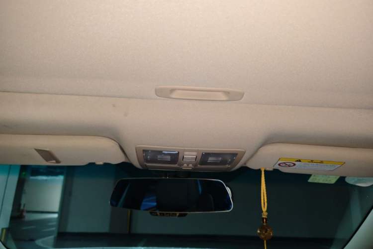 Used Toyota Reiz 2012 2.5V Fengdu Elite Stylish Edition Headliner