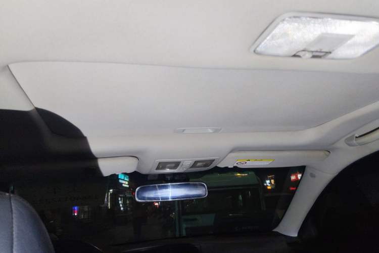 Used Toyota Reiz 2012 2.5V Fengdu Elite Stylish Edition Headliner