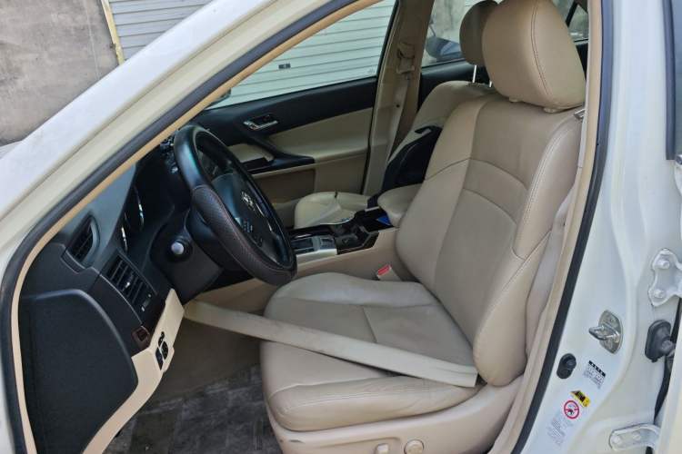 Used Toyota Reiz 2012 2.5V Fengdu Elite Stylish Edition Left Front Seat