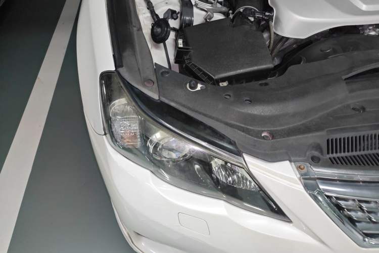 Used Toyota Reiz 2012 2.5V Fengdu Elite Stylish Edition Right Front Headlight