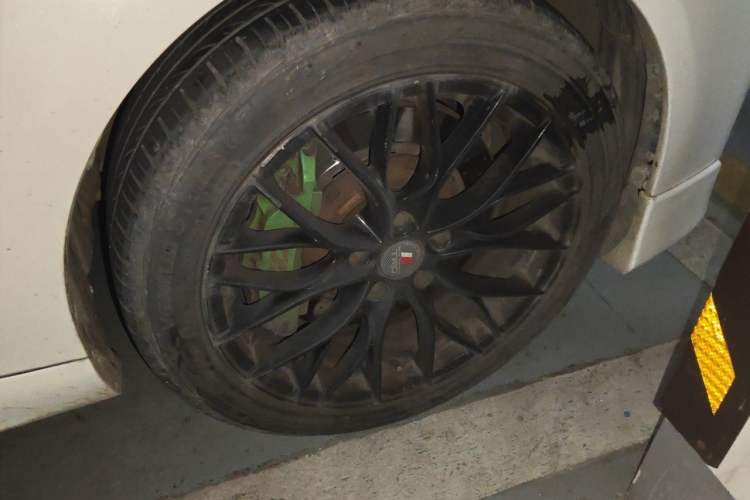 Used Toyota Reiz 2012 2.5V Fengdu Elite Stylish Edition Right Front Wheel Hub