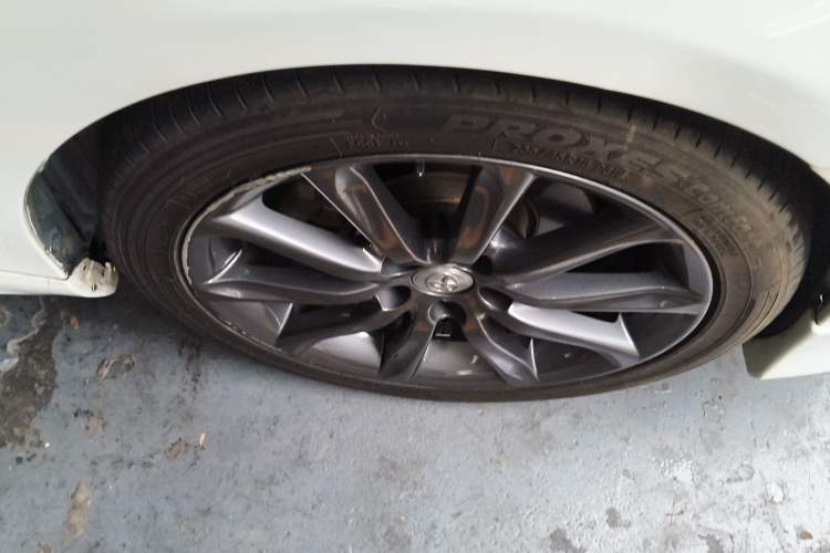Used Toyota Reiz 2012 2.5V Fengdu Elite Stylish Edition Right Front Wheel Hub