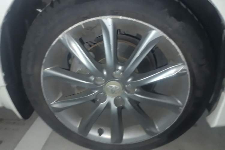 Used Toyota Reiz 2012 2.5V Fengdu Elite Stylish Edition Right Front Wheel Hub