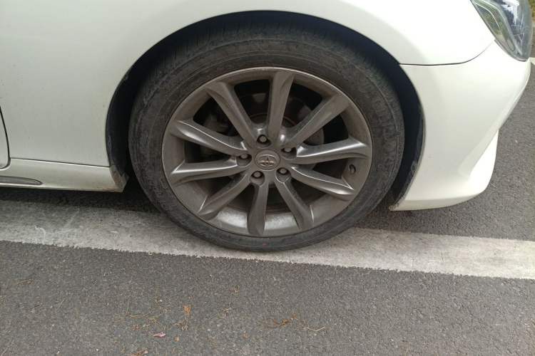 Used Toyota Reiz 2012 2.5V Fengdu Elite Stylish Edition Right Front Wheel Hub