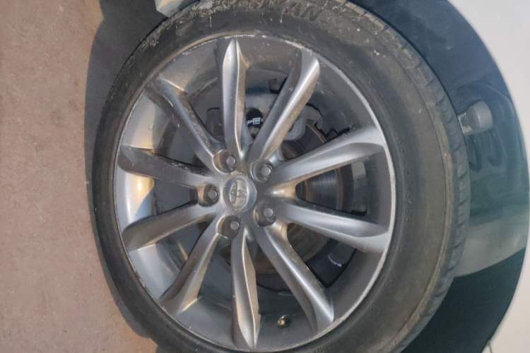 Used Toyota Reiz 2012 2.5V Fengdu Elite Stylish Edition Right Front Wheel Hub