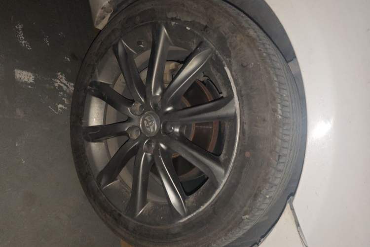 Used Toyota Reiz 2012 2.5V Fengdu Elite Stylish Edition Right Front Wheel Hub