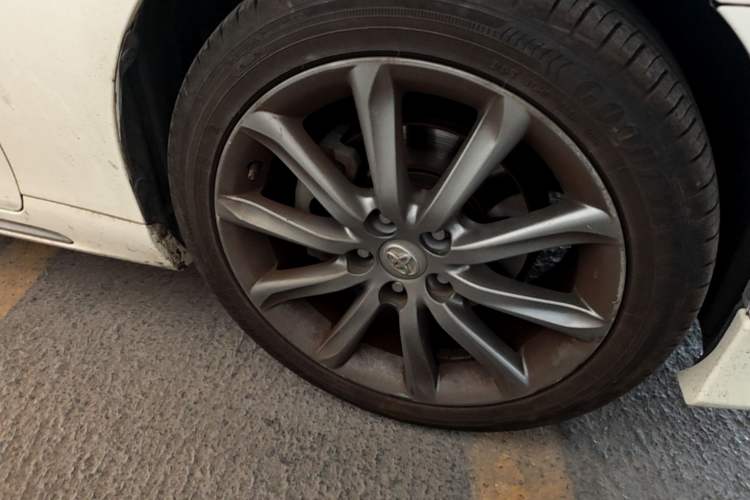 Used Toyota Reiz 2012 2.5V Fengdu Elite Stylish Edition Right Front Wheel Hub