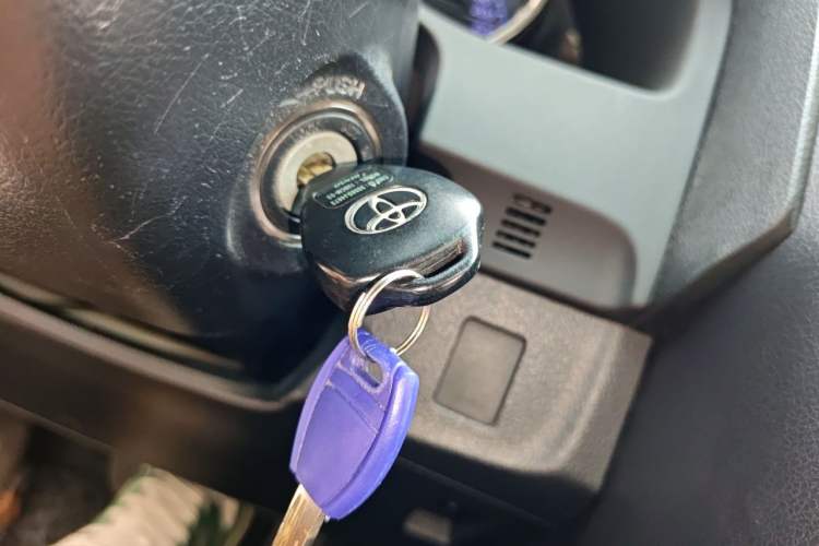 Used Toyota Reiz 2012 2.5V Fengdu Elite Stylish Edition Vehicle Key